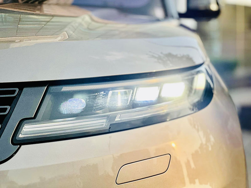 Đèn pha xe Range Rover Sport 2024
