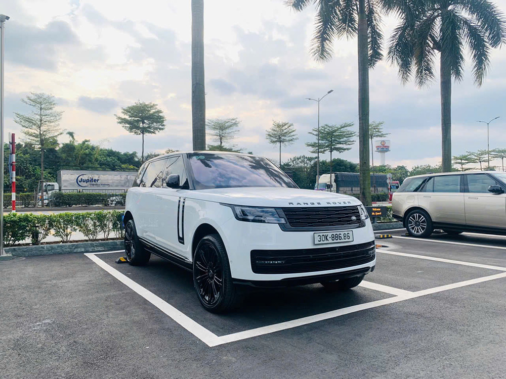 dau-gia-bien-so-dep-range-rover-hanoi 