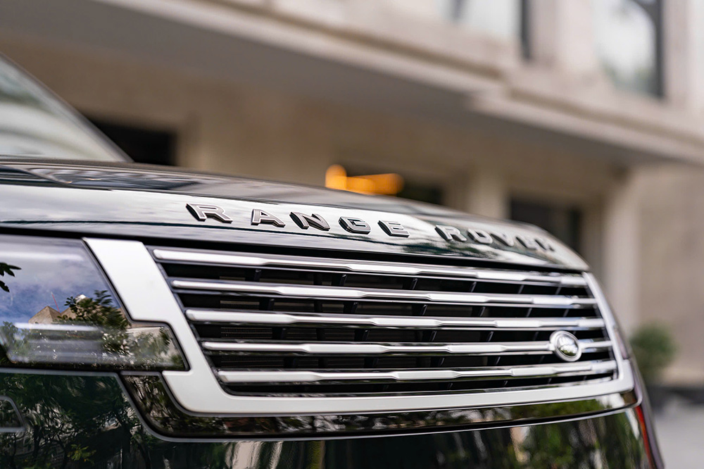 Range Rover SV PHEV 2026