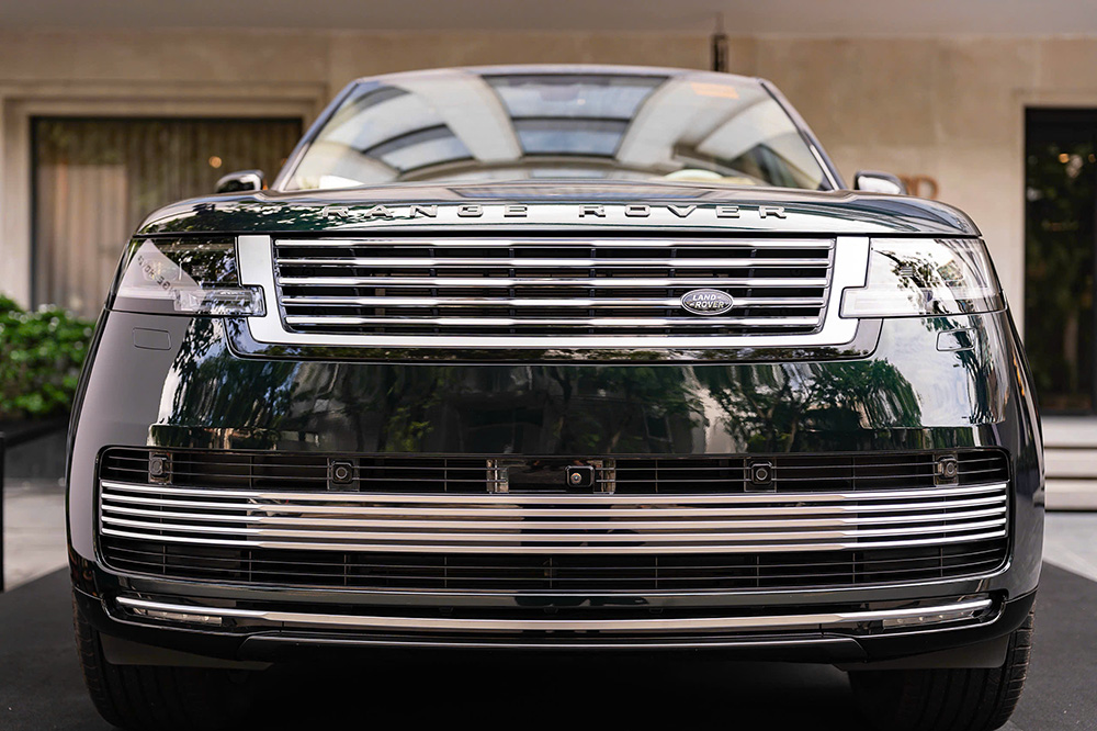 Range Rover SV PHEV 2026