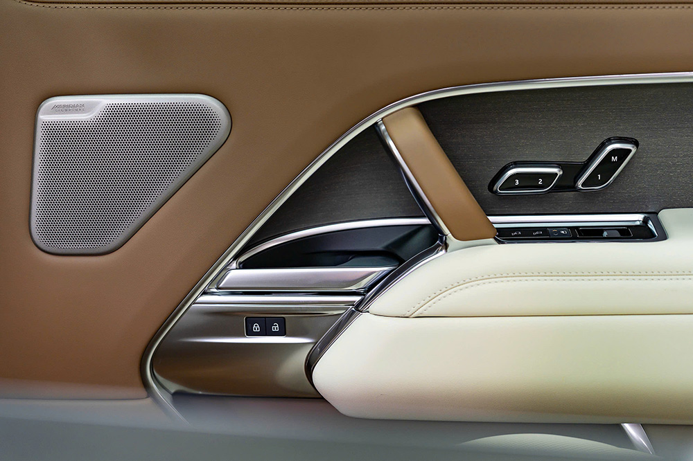 Hệ thống âm thanh Meridian Signature 29 loa, công suất 1.430W – mang đến không gian hòa nhạc riêng biệt.