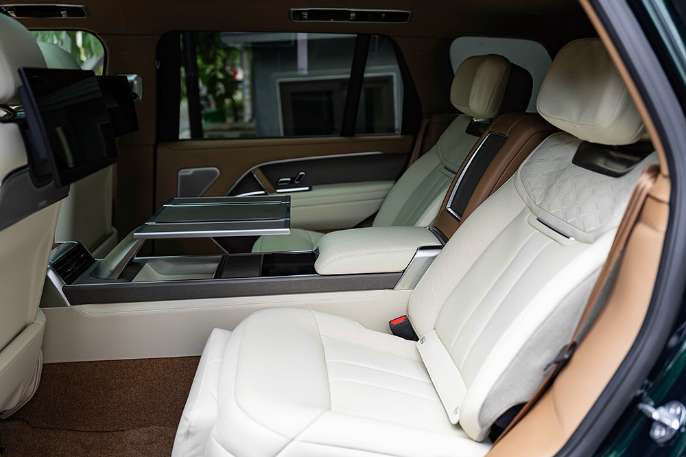 nội thất Range Rover SV PHEV 2026