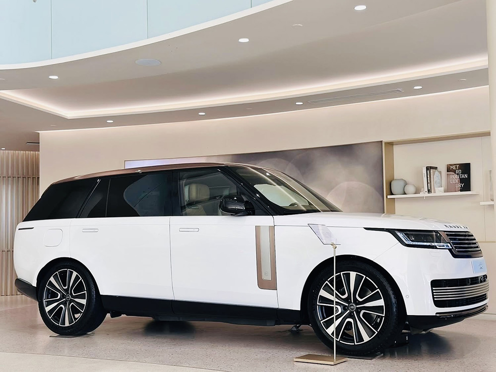 Range Rover Ostuni Pearl White ngọc trai