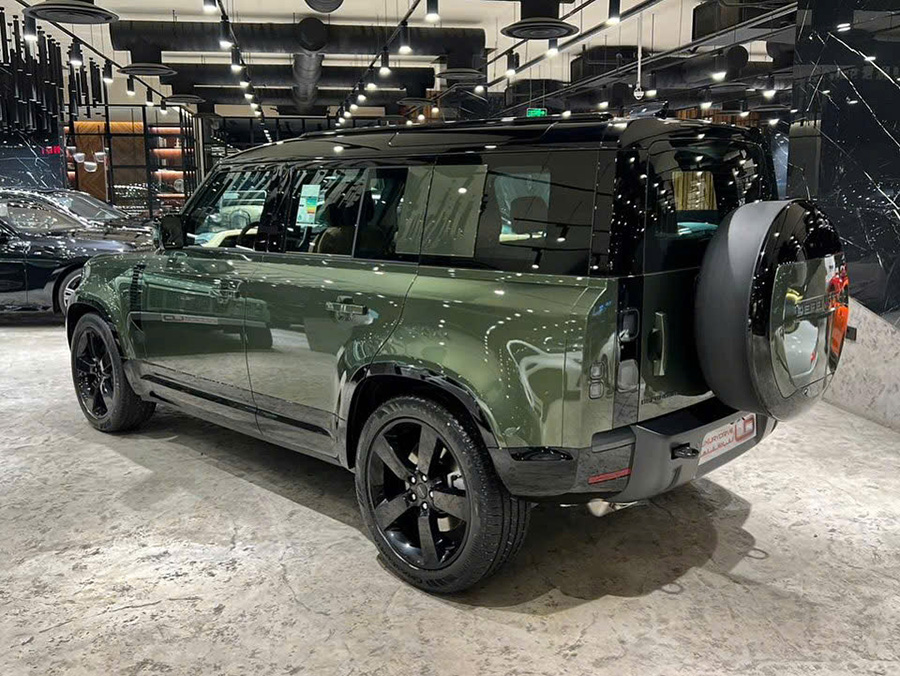 Land Rover Defender 2026