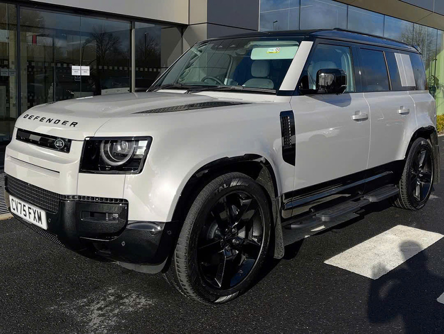 Land Rover Defender 2026